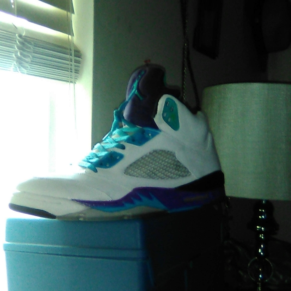 Shoes - Picture 4 of 7